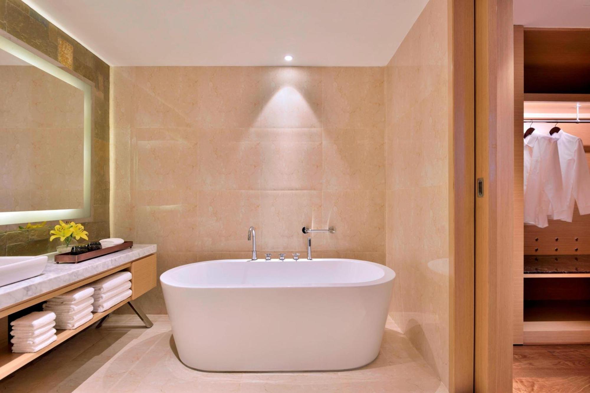 Marriott Executive Apartments Hyderabad Exterior foto